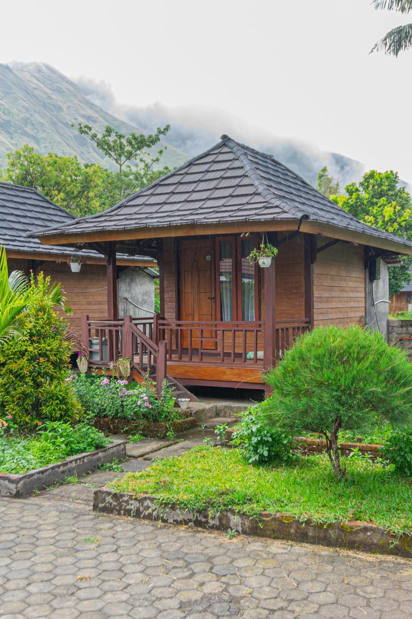 Puncak Rinjani Lodge Sembalunlawang Esterno foto